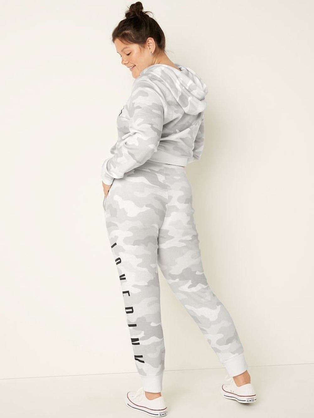 PINK Victoria's Secret  Everyday skinny Joggers in Light Gray & White Camo